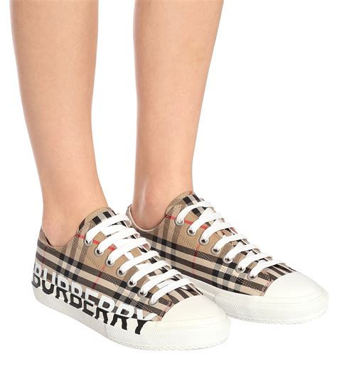 burberry shoes price